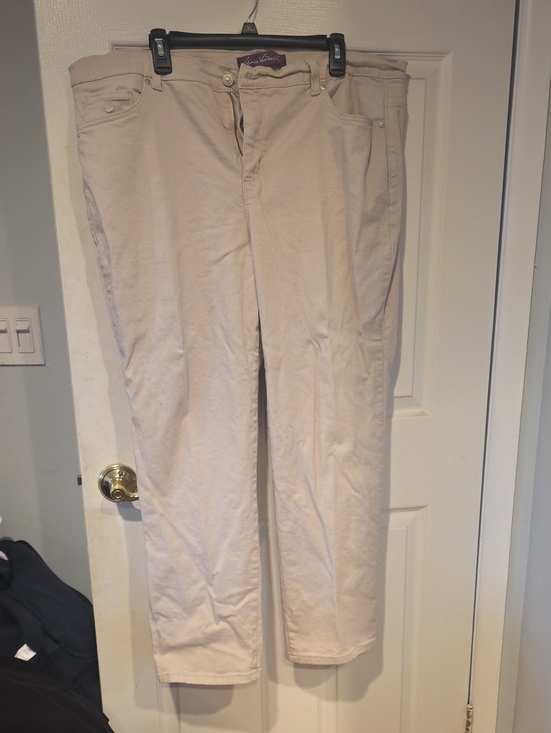 Gloria Vanderbilt Denim - Gloria Vanderbilt Light Tan Straight-Leg Jeans